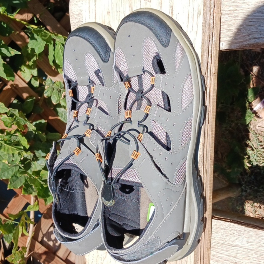 Mossimo supply co sandals